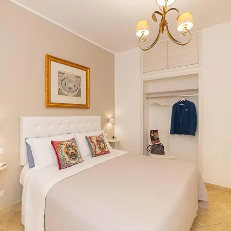 Dionisio House